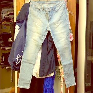 Levi’s 311 Shaping Skinny Jeans